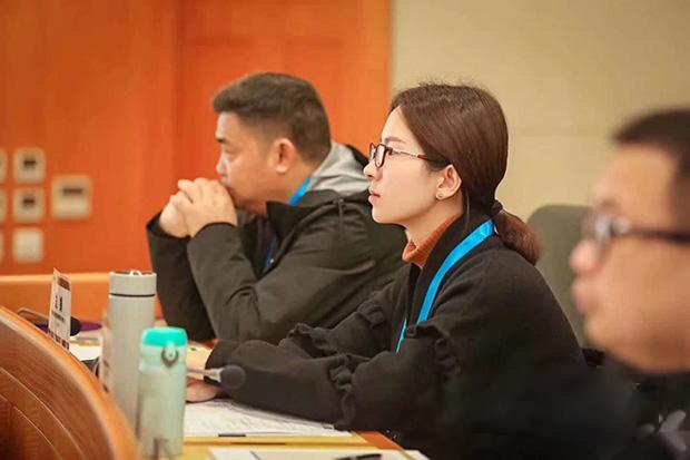 對(duì)話新西蘭智閣龍娟:以柔克剛 打造企業(yè)新氣象 對(duì)話新西蘭智閣龍娟:以柔克剛 打造企業(yè)新氣象